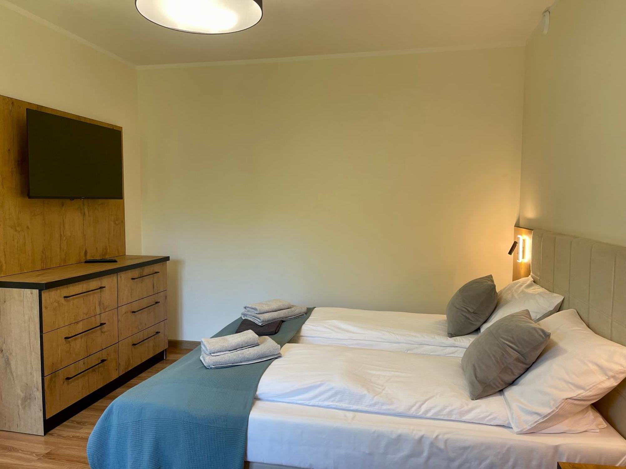 Apartamenty Marsyl ยาสต์เชอเบีย กูรา ภายนอก รูปภาพ