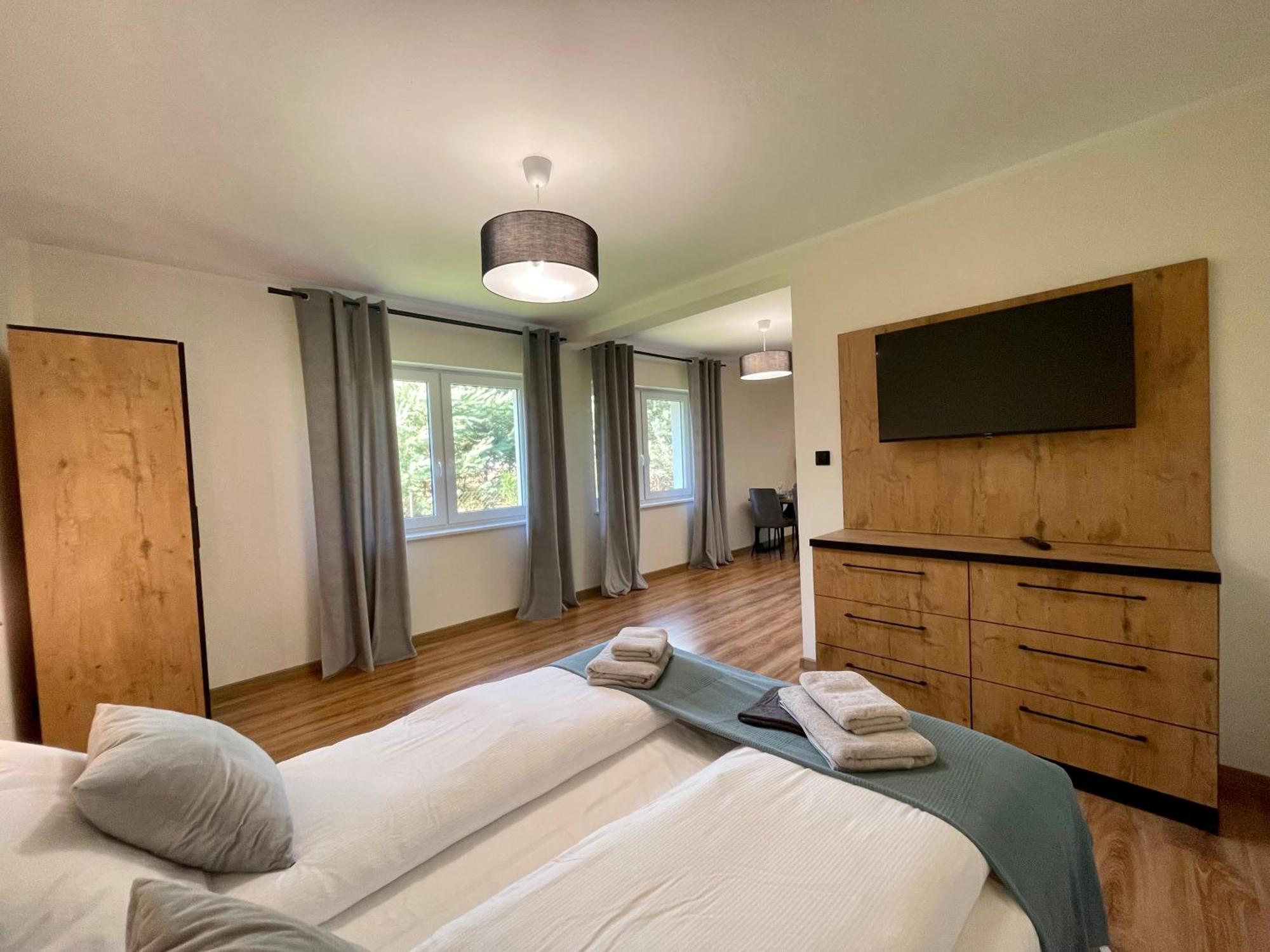 Apartamenty Marsyl ยาสต์เชอเบีย กูรา ภายนอก รูปภาพ