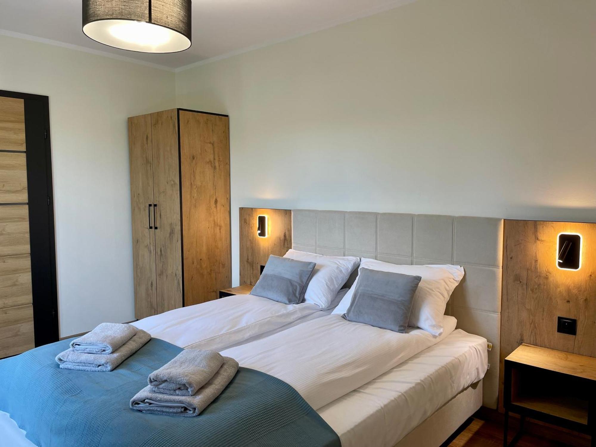 Apartamenty Marsyl ยาสต์เชอเบีย กูรา ภายนอก รูปภาพ